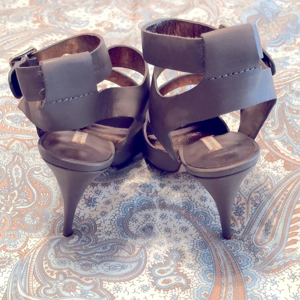 CYNTHIA VINCENT Adele Strappy Stiletto Heels Triple Buckle Toe Peep
